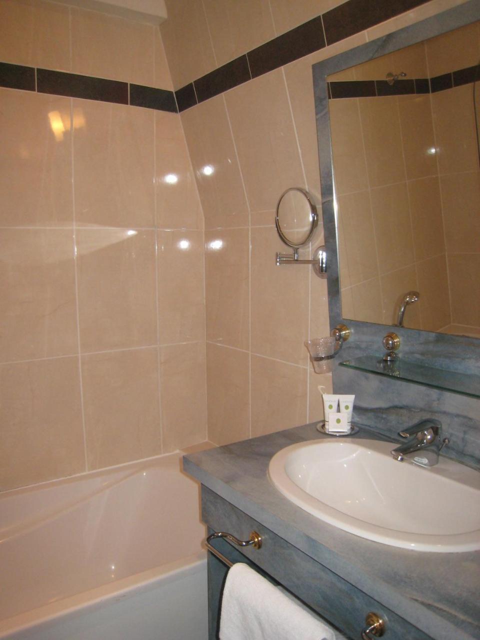 Hotel Les Marechaux أوكْسير المظهر الخارجي الصورة